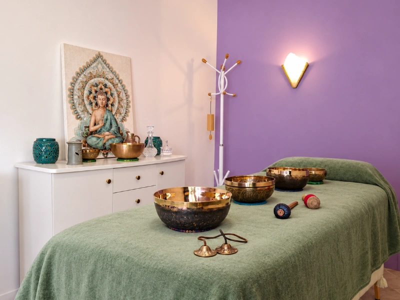 Massage sonore aux bols tibétains, cabinet de Benoit Lainé